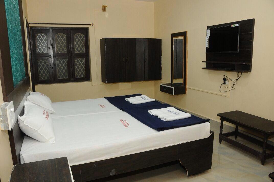 Tripura Sundari Residency Hotel Madanapalle Екстериор снимка