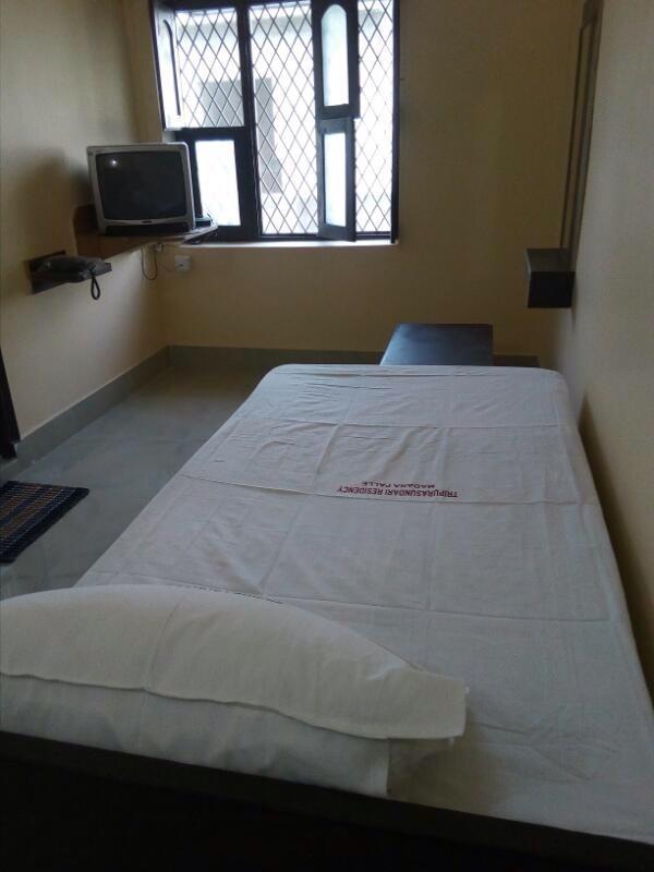 Tripura Sundari Residency Hotel Madanapalle Екстериор снимка